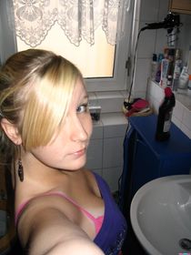 Busty coed Amanda Love