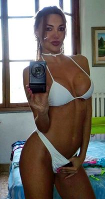 bella poarch nude